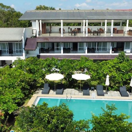Atteriya Sigiriya Hotel Bagian luar foto