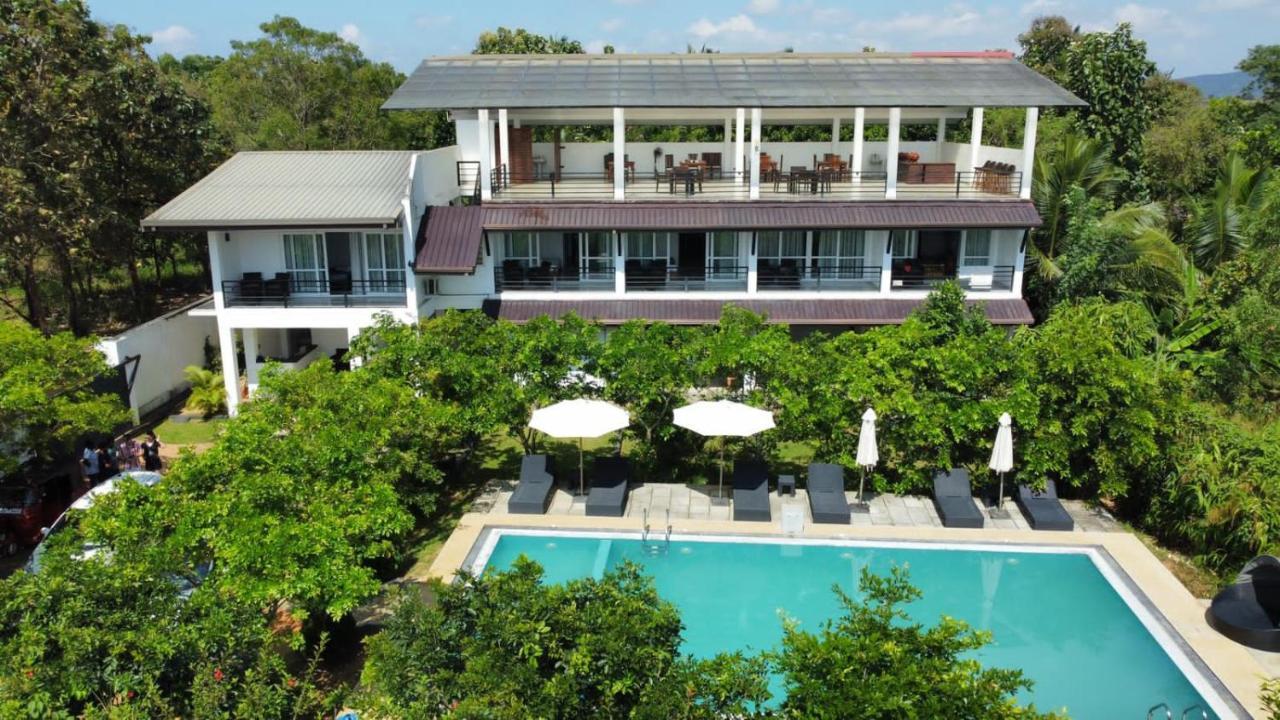 Atteriya Sigiriya Hotel Bagian luar foto