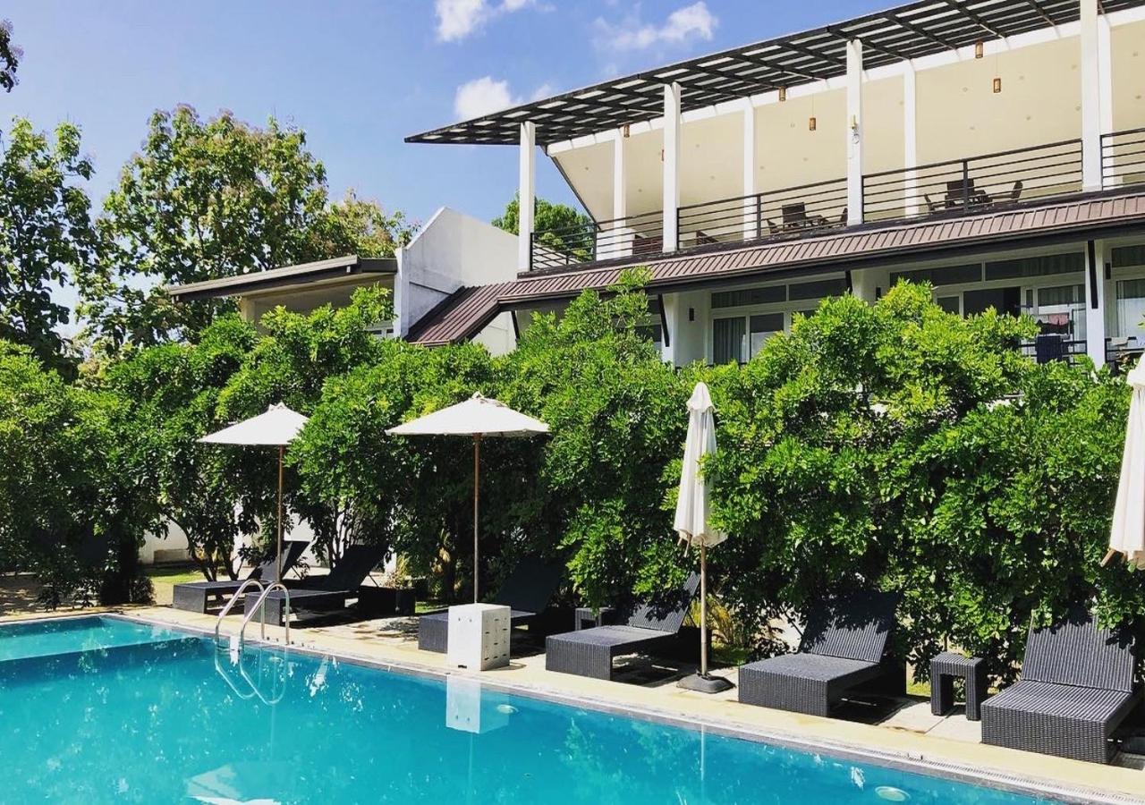 Atteriya Sigiriya Hotel Bagian luar foto