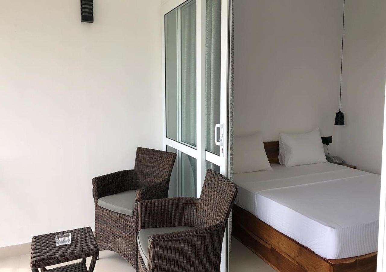 Atteriya Sigiriya Hotel Bagian luar foto