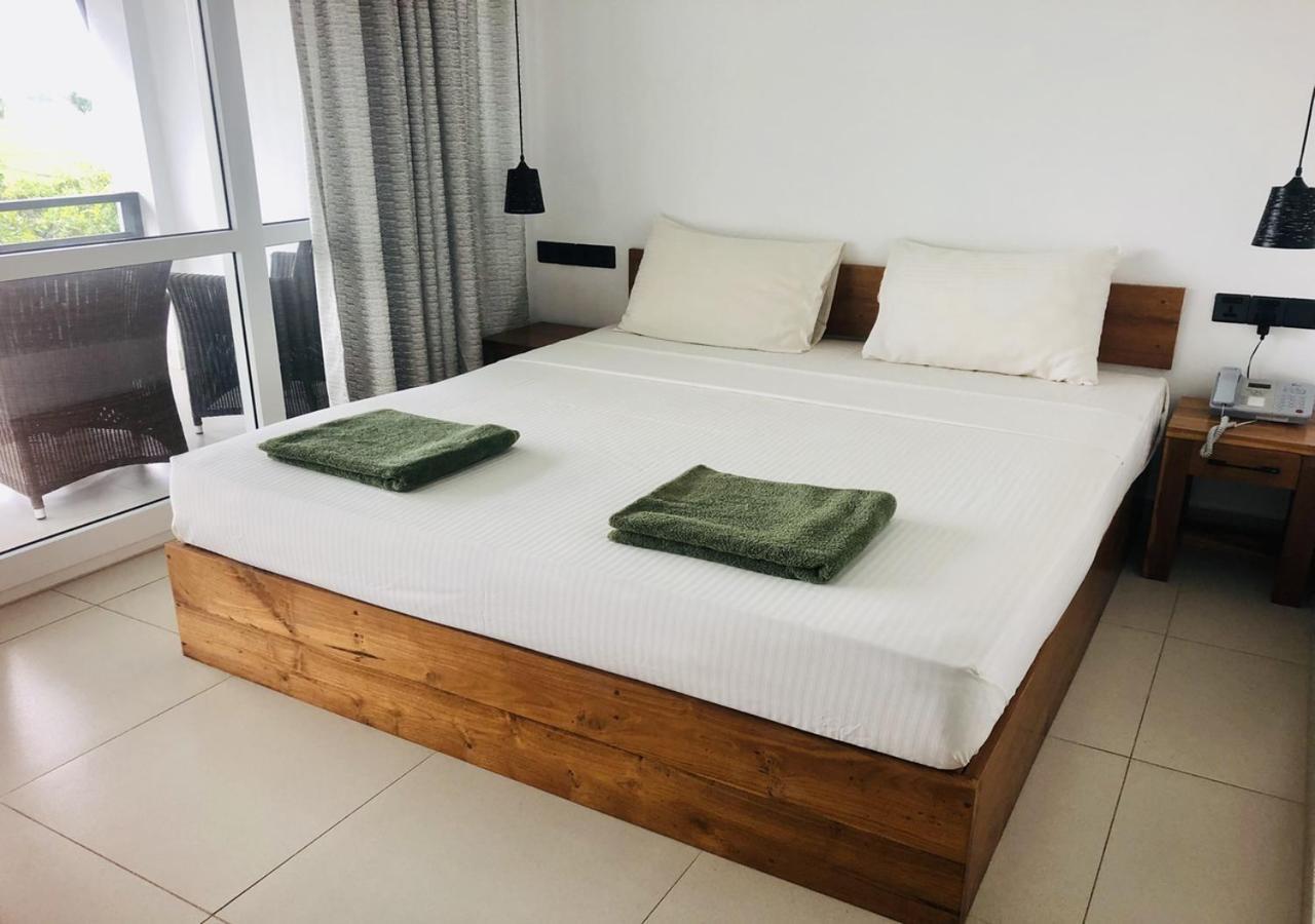 Atteriya Sigiriya Hotel Bagian luar foto