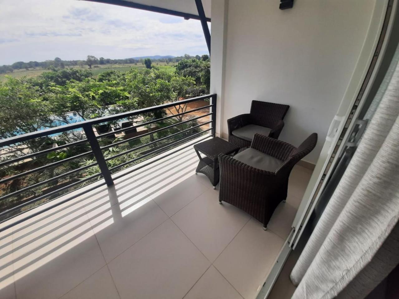 Atteriya Sigiriya Hotel Bagian luar foto