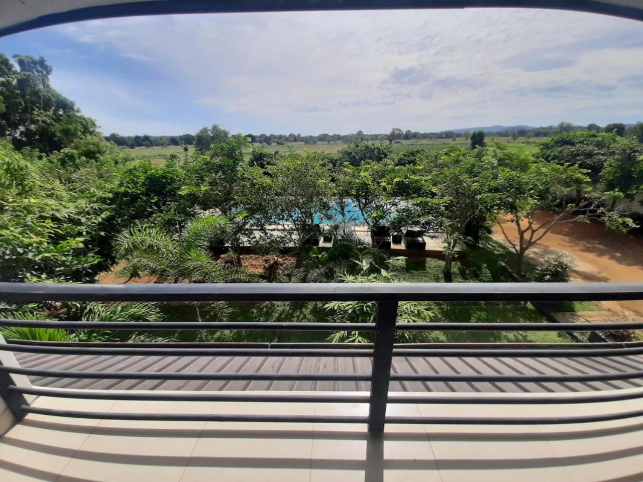 Atteriya Sigiriya Hotel Bagian luar foto